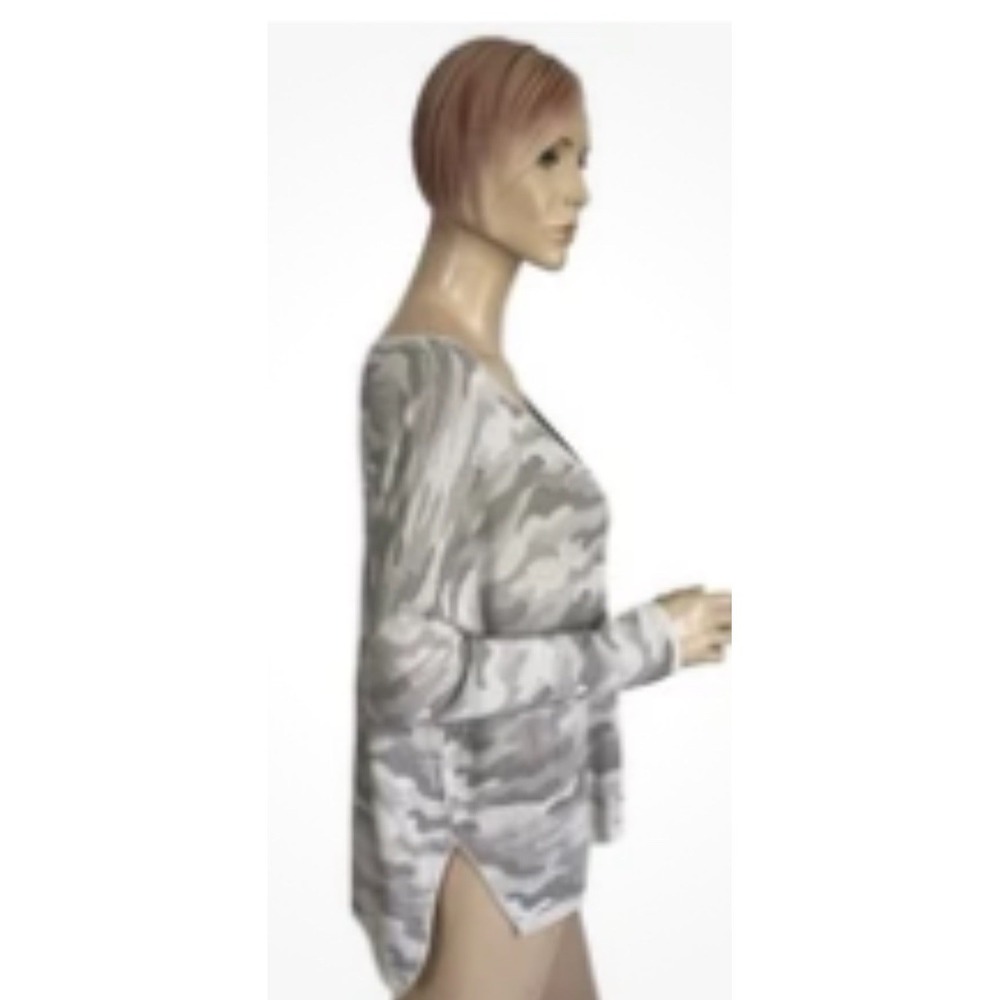 Kerisma Camo Print Vneck Lightweight Dolman Sleeve Sweater Womens Size M/L - Picture 11 of 16